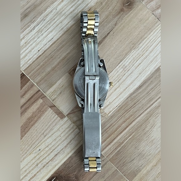 Timex Ladies Watch Indiglo White Dial Two Tone Stainless Bracelet Date Window - Picture 9 of 12